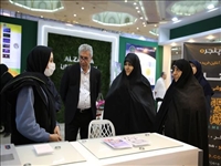 بازدید رئیس دانشگاه الزهرا(س) از نمایشگاه دستاوردهای پژوهش، فناوری و فن بازار